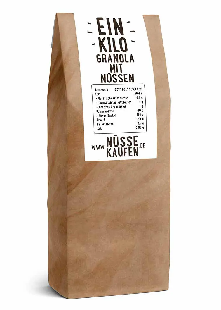 Eine Tüte mit 1 Kilogramm Granola mit Nüssen von NüsseKaufen.de